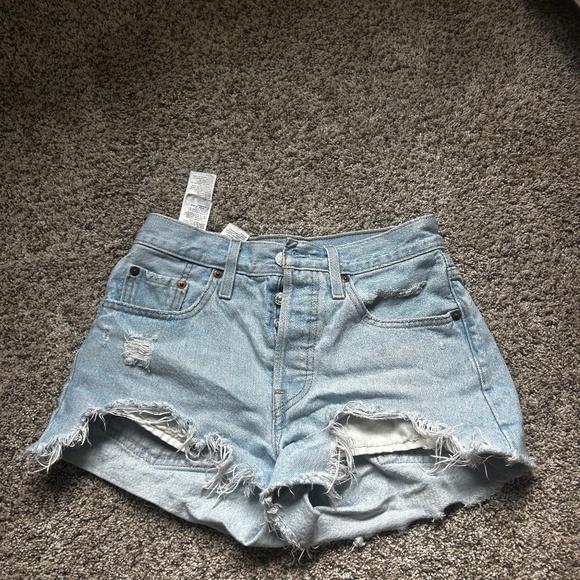 Levi 501s jean shorts - Picture 1 of 3